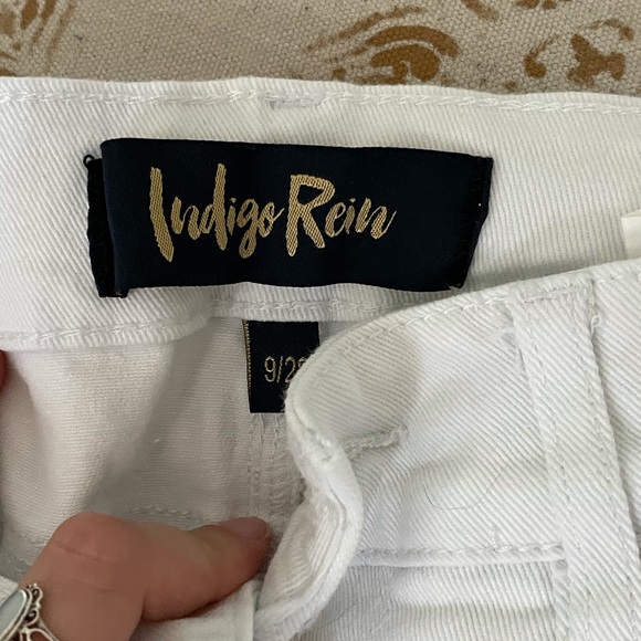 White jeans - Picture 3 of 4